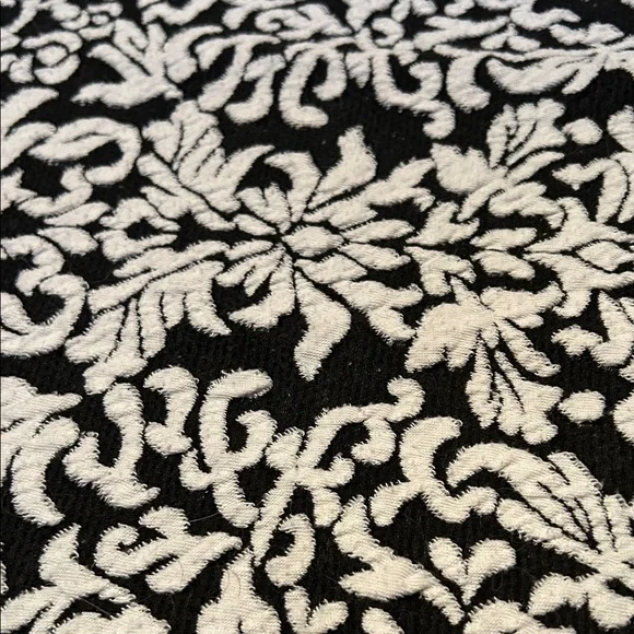 LOFT Black and White Damask Mini Skirt - Picture 3 of 4